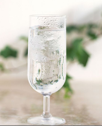 喝水的科学 夏季空调房喝对水保你健康